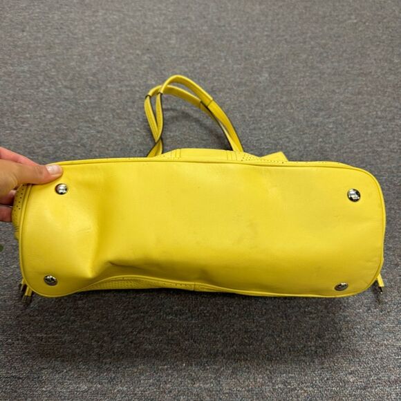 Coach Vintage Yellow Purse - Picture 3 of 9